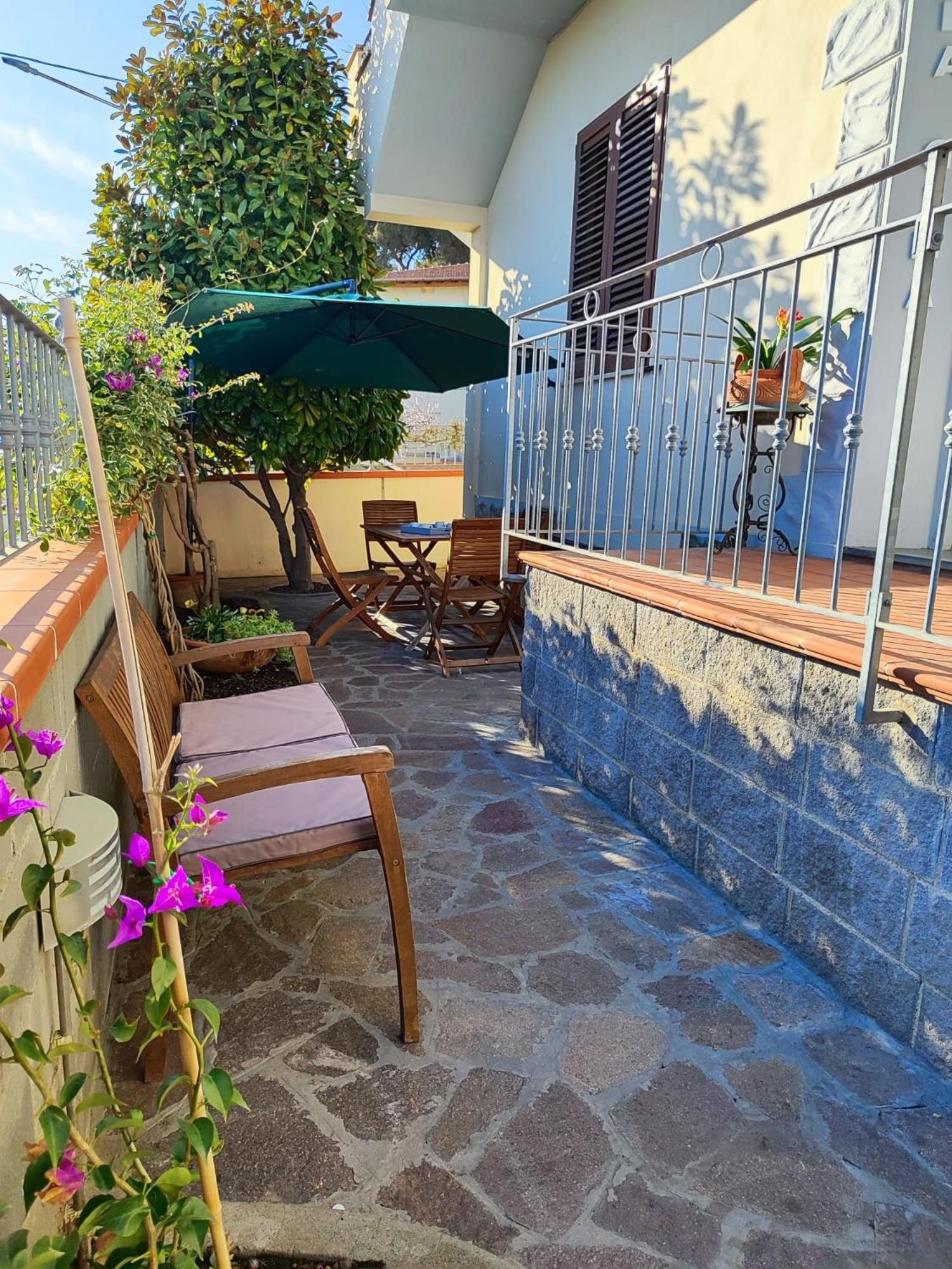 A Casa Di Gina Apartment Rosignano Solvay Exterior photo
